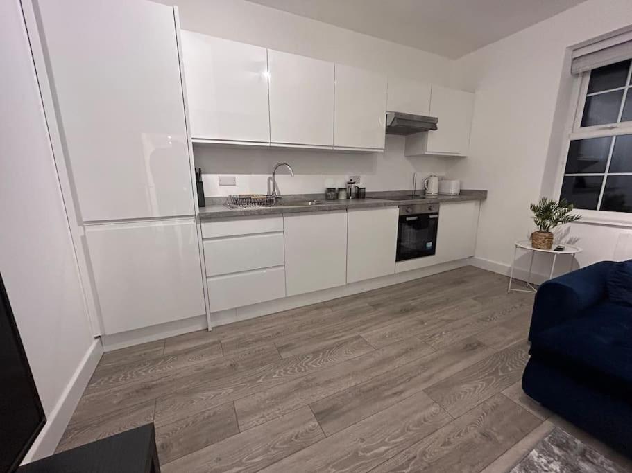 Ferienwohnung 1 Bed High Quality Modern Flat Edgware Exterior foto